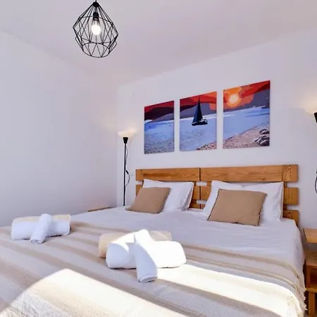 Miholascica 2 In Island By Guide Villa Cres